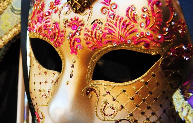 Maschere carnevalesche: altre maschere della tradizione popolare.
